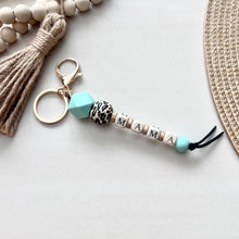 Load image into Gallery viewer, Mama/Mom Leopard Keychain
